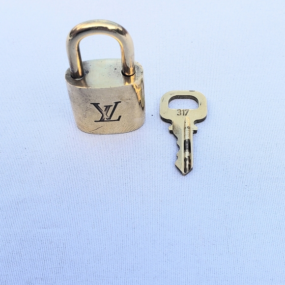 Authentic Louis Vuitton Padlock and Lock Key Gold - Picture 3 of 9